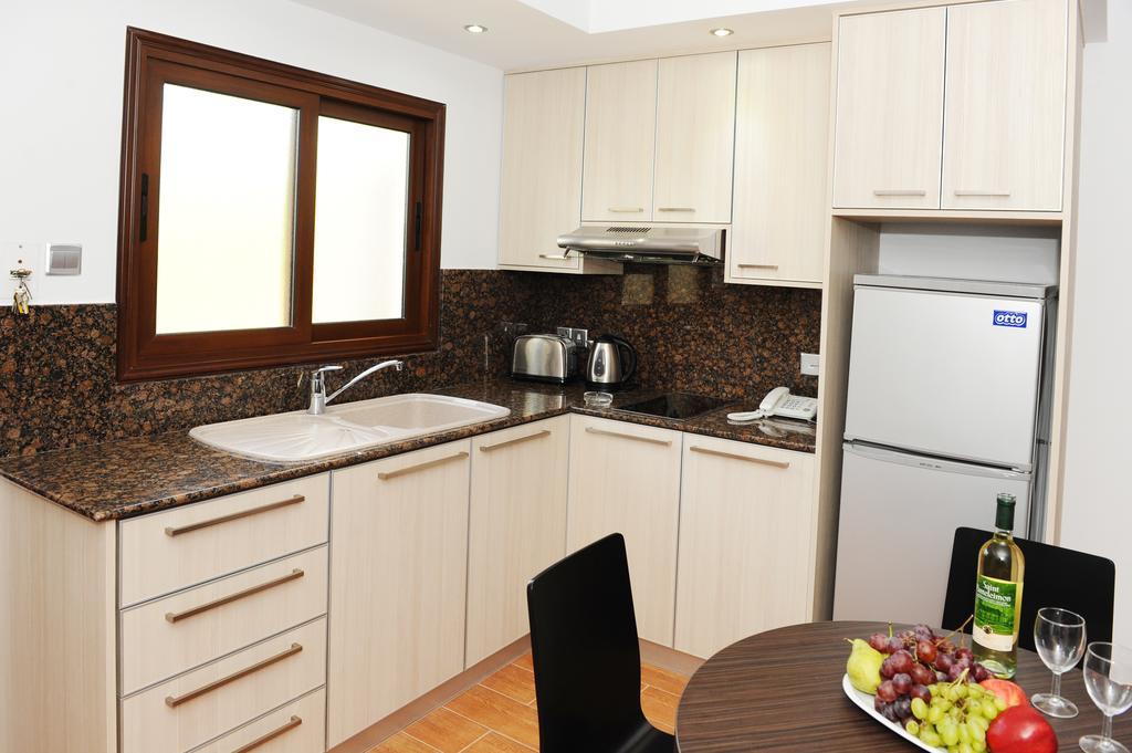 Amethyst Napa Annex Apartments Ayia Napa Habitación foto